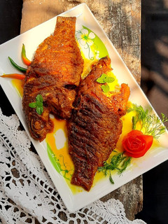 তেলাপিয়া দোপেঁয়াজা। রেসিপির প্রধান ছবি