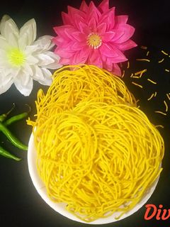 સેવ(Sev Recipe In Gujarati) રેસીપી મુખ્ય ફોટો