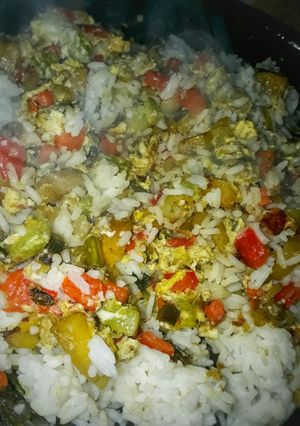 Una foto de Wok de vegetales con arroz