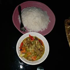 White rice n chicken veg soup A picture of White rice n chicken veg soup.