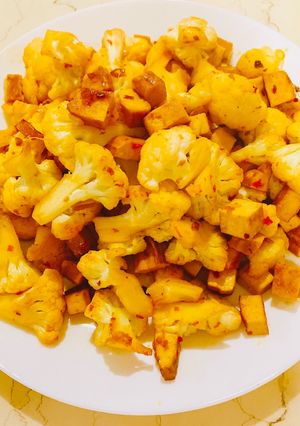 白花椰菜炒豆干 的食譜成品照片