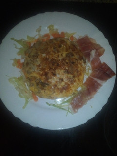 Una foto de Tortilla de champiñones con jamón