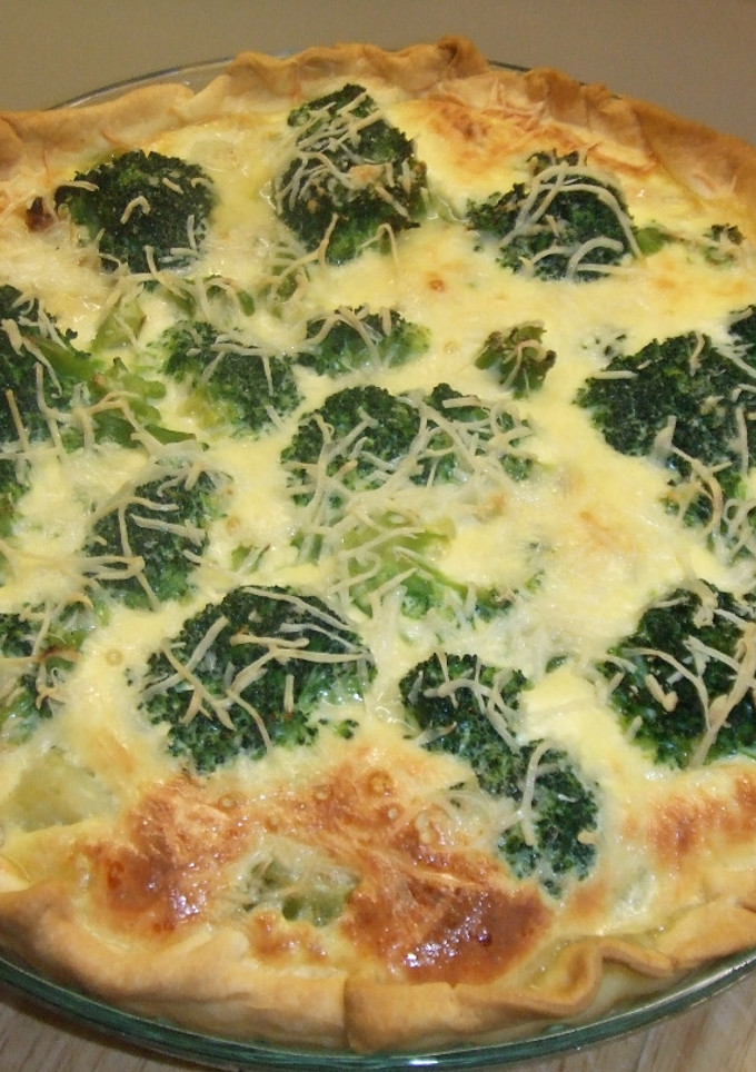 Una foto de Tarta de brécol con puerros y echalotes