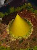 Nasi Tumpeng kuning sederhana
