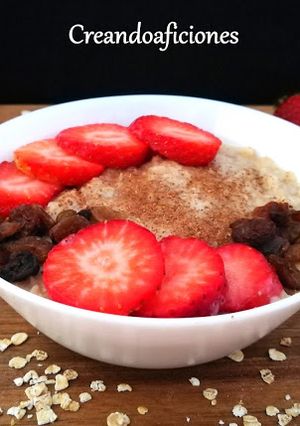 A picture of Oatmeal Porridge with Cinnamon.