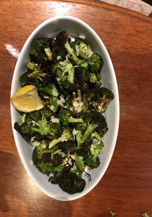 A picture of Roasted broccoli with garlic and lemon.