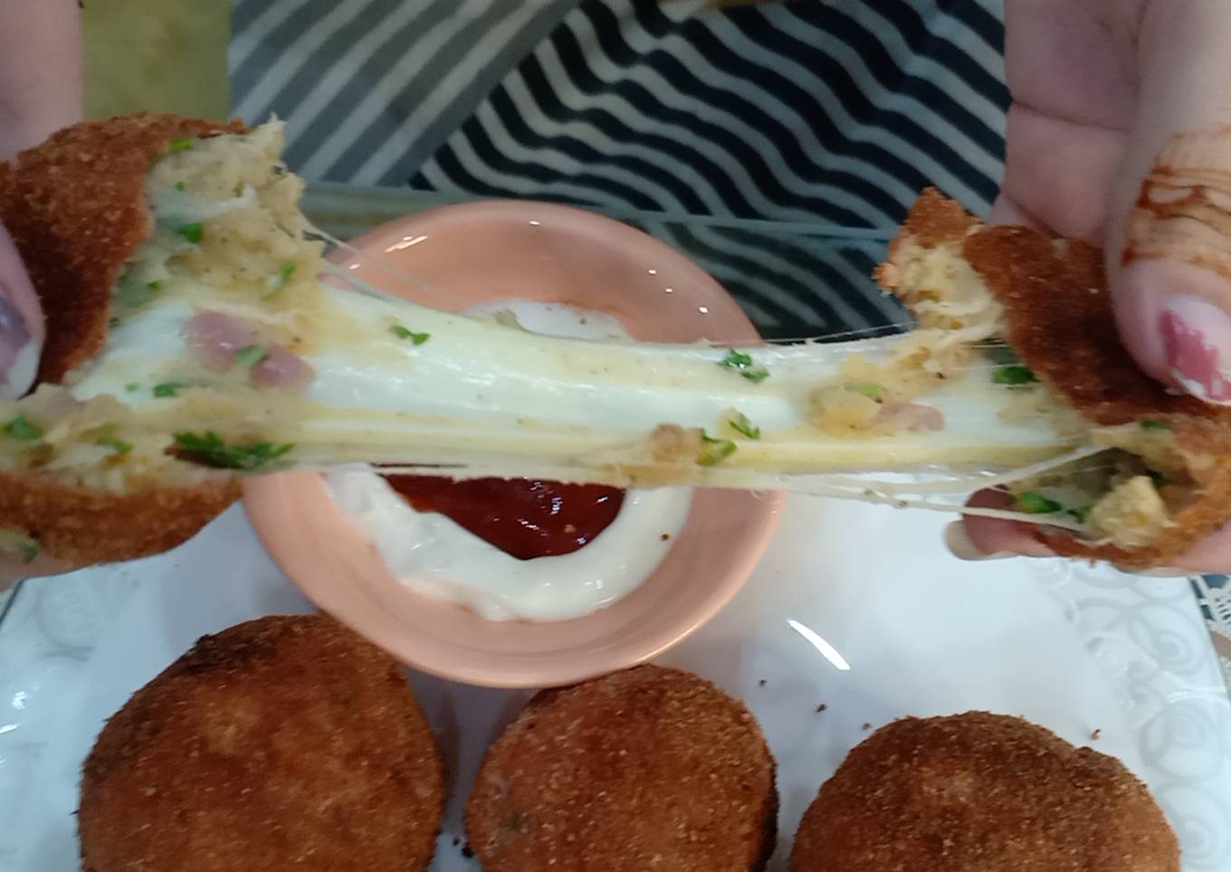 Spicy chicken Cheesy balls (extra cheesy)