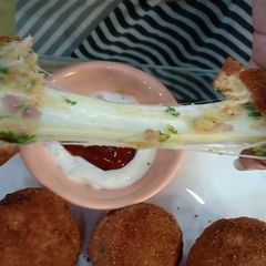 A picture of Spicy chicken Cheesy balls (extra cheesy).