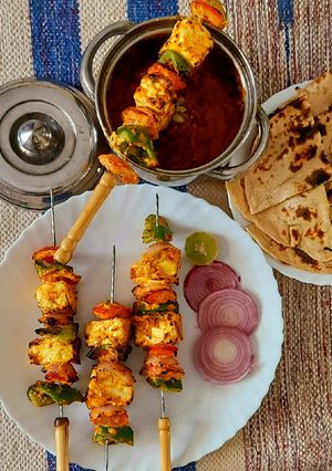 A picture of Paneer Tikka Masala.
