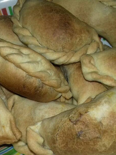Una foto de Empanada de pollo con masa casera para horno