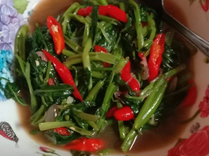 Cara Gampang Membikin Resep Tumis kangkung saos tiram yang Lezat Sekali Anti Ribet, Uenak Banget