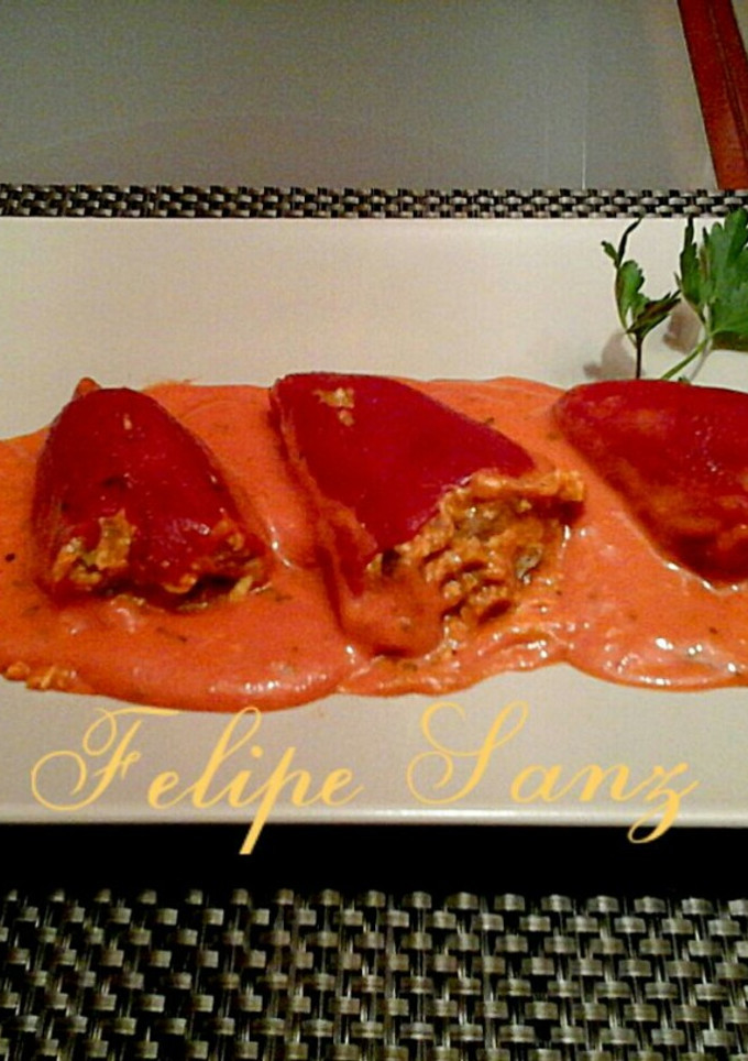 Una foto de Pimientos del piquillo rellenos de setas