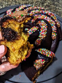 Una foto de BANANOTORTA🥧 De Zanahoria🥕y Chocolate Negro...!