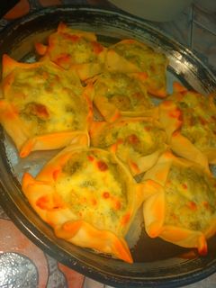 Una foto de Canastitas de brócoli y salsa blanca 🤪