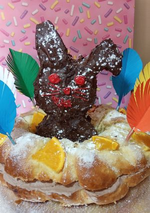 Una foto de Mona de Pascua rellena de trufa