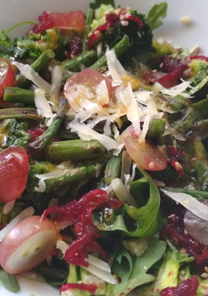 Una foto de Ensalada templada, verde que te quiero verde