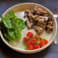 A picture of 5-7 mins protein rich veg breakfast.