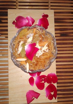 A picture of Dry fruit sweet vermicelli.