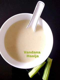 A picture of Drumstick Soup.