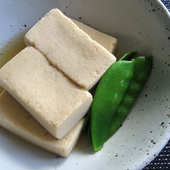 A picture of Simmered Kōya Dōfu.