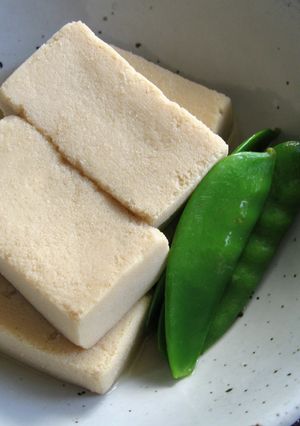 A picture of Simmered Kōya Dōfu.