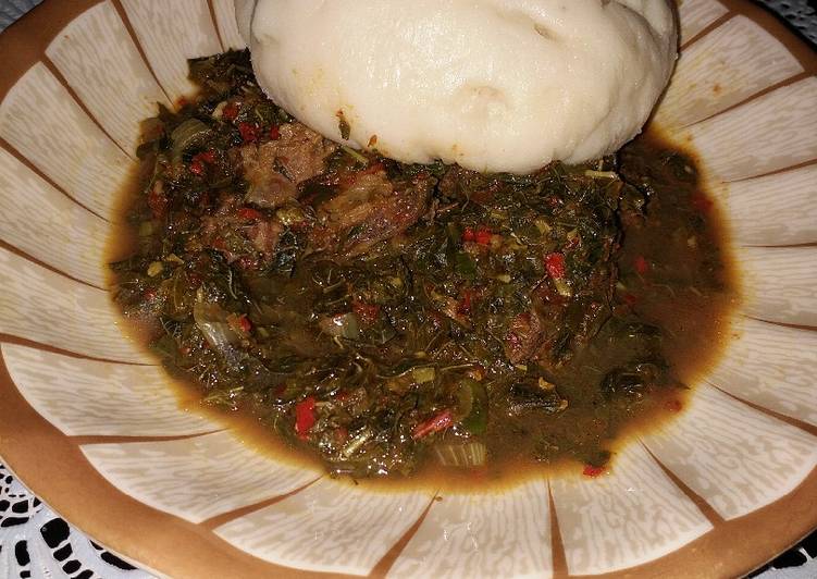 Pounded yam da miyar alyahu.(spinach)