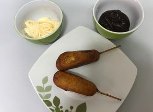 Una foto de Corn dogs