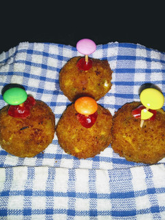 A picture of Corn cheese balls.
