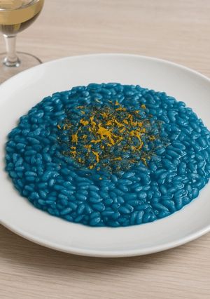 Foto di Risotto Blu con Spirulina e Agrumi