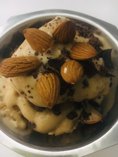 Una foto de 🍨HELADO🍦de🍌banana🍌 y dulce de leche🍯