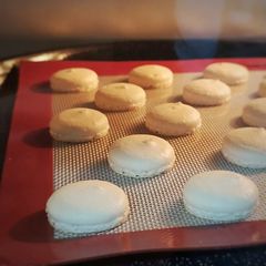 A picture of Classic French Macarons.