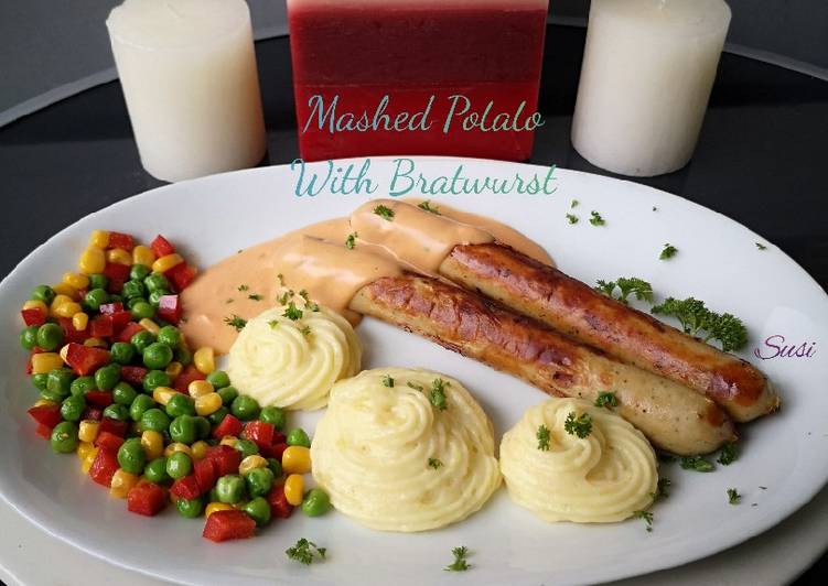 Langkah Mudah untuk Menyiapkan Mashed Potato With Bratwurst, Menggugah Selera