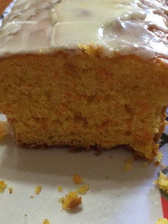 Una foto de Budín húmedo de naranja y zanahoria