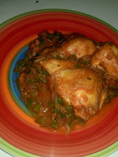 A picture of Crunchy chicken in green pepper sauce.