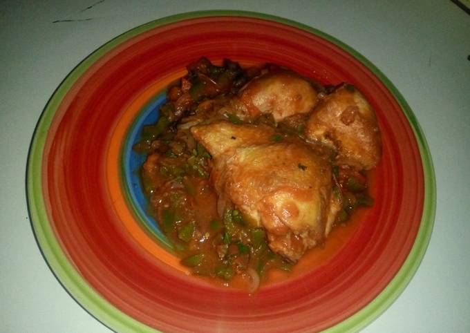 Crunchy chicken in green pepper sauce