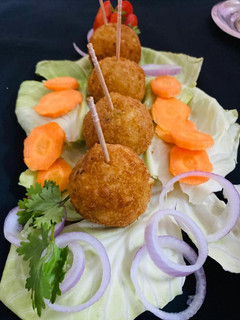 चीज़ बॉल्स (cheese balls recipe in Hindi) रेसिपी मुख्य फोटो