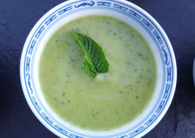 Velouté froid courgette menthe