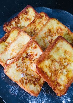 A picture of French toast.