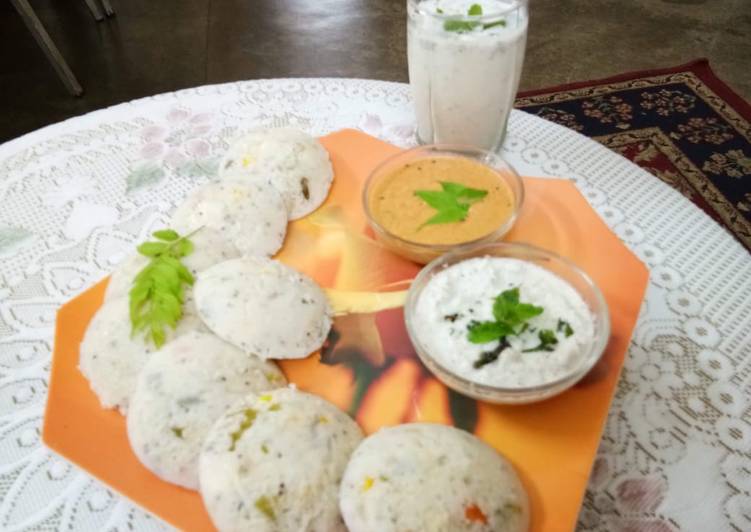 Easiest Way to Prepare Recipe of Veggie Idlis with coconut and red chutney