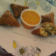 A picture of Cheesy Chicken & Jalapeno Samosa.