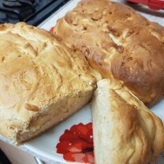 A picture of My Mozzarella Centered Loaf. 😘.