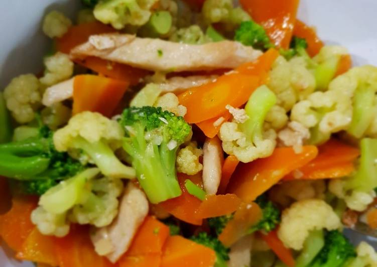 Resep Tumis ayam brokoli kembang kol dan wortel yang Menggugah Selera