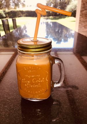 Una foto de Jugo de zanahoria, manzana verde y apio