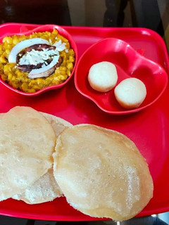 লুচি (luchi recipe in Bengali) রেসিপির প্রধান ছবি