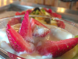 Yogurth con granola y miel a las fresas