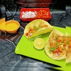 A picture of Masala papad.