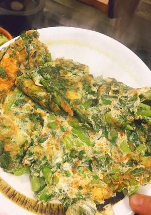 Hình của món Trứng chiên rau cải cúc.