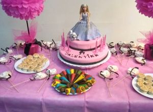 Una foto de Torta de cumpleaños Tema Barbie