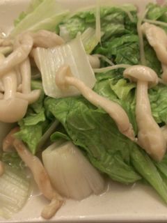 [好菇多多]菇菇炒小白菜 的食譜成品照片