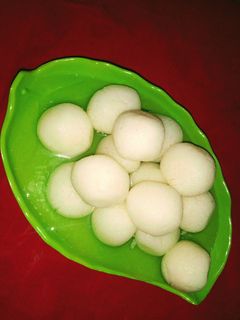 રસગુલ્લા (Rasgulla Recipe In Gujarati) રેસીપી મુખ્ય ફોટો